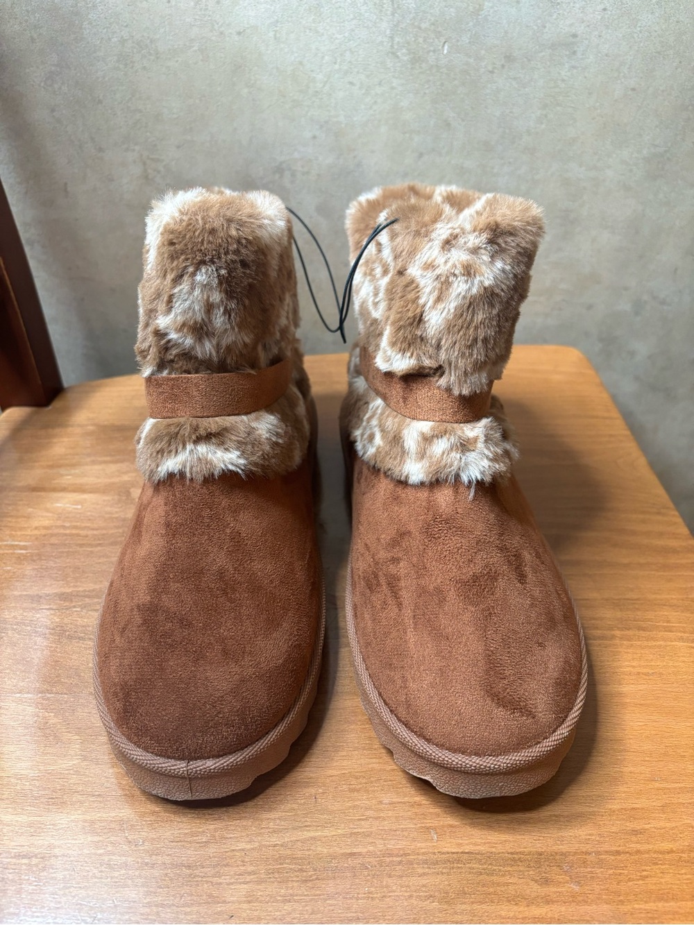 Women's Faux Suede Faux Fur Winter Ankle Boots - Brown